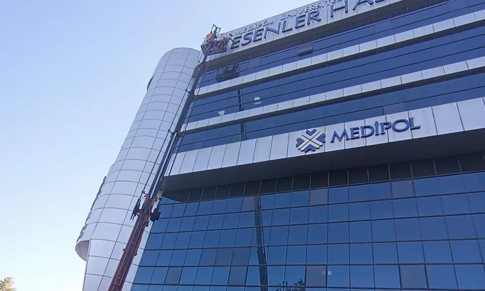 Sepetli Platform Cam Temizliği